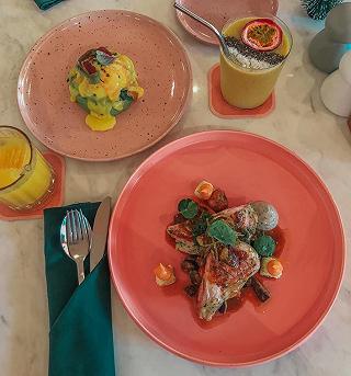 Món ăn trình bày đẹp mắt và view tầng 3 khá OK tại Godmother Bake & Brunch Q1 🧁 - ảnh 5 mon an trinh bay dep mat va view tang 3 kha ok tai godmother bake & brunch q1 🧁 - anh 5