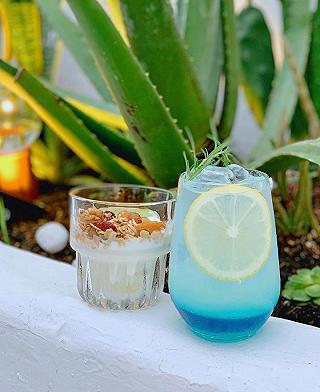 QUÁN COFFEE TRẮNG CÓ LÀM ANH LO LẮNG🤍🤍 - ảnh 2 quan coffee trang co lam anh lo lang🤍🤍 - anh 2