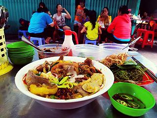 Quá ngon, phải nói là cực ngon với Bún bò O Huế - ảnh 2 qua ngon, phai noi la cuc ngon voi bun bo o hue - anh 2