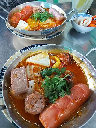 Bánh mì chảo Xuân Lac, nên thử không? - ảnh 2 banh mi chao xuan lac, nen thu khong? - anh 2
