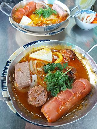 Bánh mì chảo Xuân Lac, nên thử không? - ảnh 1 banh mi chao xuan lac, nen thu khong? - anh 1