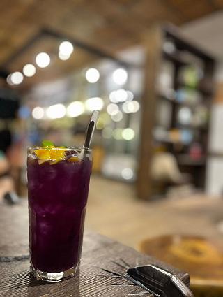 Cafe không gian rộng phong cách hiện đại - ảnh 2 cafe khong gian rong phong cach hien dai - anh 2