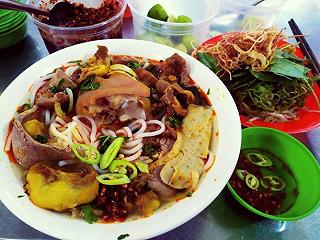 Quá ngon, phải nói là cực ngon với Bún bò O Huế - ảnh 1 qua ngon, phai noi la cuc ngon voi bun bo o hue - anh 1