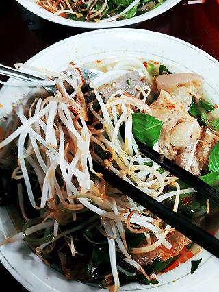 bún bò O Huế - ảnh 2 bun bo o hue - anh 2