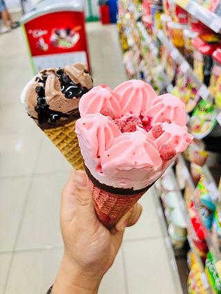 Mlem mlem kem ốc quế “huyền thoại” Cornetto :))))) - ảnh 1 mlem mlem kem oc que “huyen thoai” cornetto :))))) - anh 1