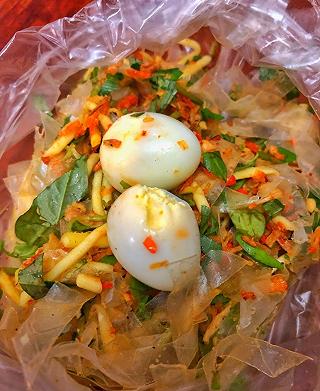 Bánh Tráng Trộn - 2 ông bà già bán - ảnh 1 banh trang tron - 2 ong ba gia ban - anh 1