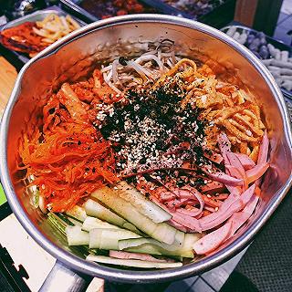Ăn món hàn theo cách của riêng bạn 😋 - ảnh 1 an mon han theo cach cua rieng ban 😋 - anh 1