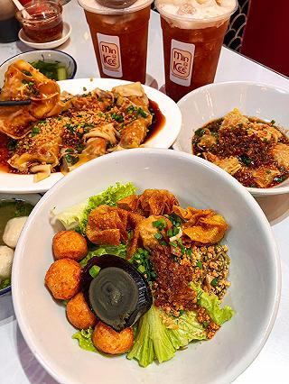 MÌ KHÔ CÁ VIÊN HOÀNH THÁNH SỐT MẮM TỎI CỰC ĐỈNH TẠI QUẬN 4 - ảnh 2 mi kho ca vien hoanh thanh sot mam toi cuc dinh tai quan 4 - anh 2