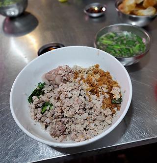 HỦ TIẾU SƯỜN BA ĐÔ - ảnh 3 hu tieu suon ba do - anh 3