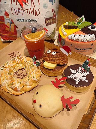 Đại náo bánh mùa Noel tại Tous les Jours - ảnh 1 daoi náo bánh mùa noel taoi tous les jours - anh 1