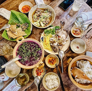 TIỆM CƠM HỘI AN GIỮA LÒNG SÀI GÒN - ảnh 3 tiem com hoi an giua long sai gon - anh 3