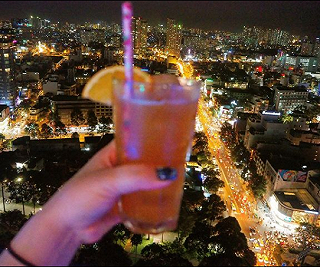 CHILL SKYBAR - BAR SÂN THƯỢNG SANG CHẢNH - ảnh 1 chill skybar - bar san thuong sang chanh - anh 1