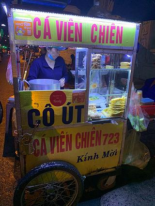 Cá Viên Chiên Cô Út Bán Đến Nửa Đêm - ảnh 1 ca vien chien co ut ban den nua dem - anh 1