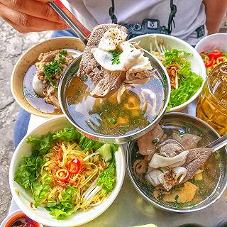 Ngon đúng điệu HỦ TIẾU MÌ CÁ chuẩn tông người Hoa, đông nghịt khách hơn 50 năm ở Sài Gòn - ảnh 4 ngon dung dieu hu tieu mi ca chuan tong nguoi hoa, dong nghit khach hon 50 nam o sai gon - anh 4