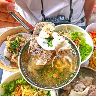 Ngon đúng điệu HỦ TIẾU MÌ CÁ chuẩn tông người Hoa, đông nghịt khách hơn 50 năm ở Sài Gòn - ảnh 3 ngon dung dieu hu tieu mi ca chuan tong nguoi hoa, dong nghit khach hon 50 nam o sai gon - anh 3