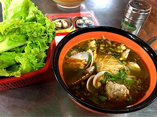 HỦ TÍU ỐC CHÚ TŨN ĂN LÀ HÚP CẠN NƯỚC ^^ - ảnh 1 hu tiu oc chu tun an la hup can nuoc ^^ - anh 1