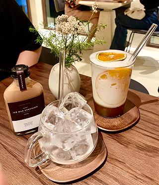 ☕️ QUÁN CAFE TONE TRẮNG ĐẸP XĨUUU☕️ - ảnh 1 ☕️ quan cafe tone trang dep xiuuu☕️ - anh 1