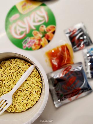 Đi siêu thị đồ sợ nhất vô khu mì gói vì quá nhiều loại không biết chọn loại nào, cảm tưởng ăn mỗi ngày 1 loại chắc cũng phải mất mấy tháng. - ảnh 1 di sieu thi do so nhat vo khu mi goi vi qua nhieu loai khong biet chon loai nao, cam tuong an moi ngay 1 loai chac cung phai mat may thang. - anh 1