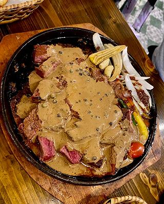 Góc “Bò đốt rượu” ngon xịn mịn giá rẻ hết hồn đây mấy bà ơi!! 🍷🍷🍷 - ảnh 4 goc “bo dot ruou” ngon xin min gia re het hon day may ba oi!! 🍷🍷🍷 - anh 4