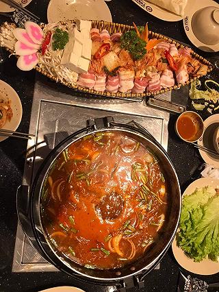 LAN QUẾ PHƯỜNG GÌ TẦM NÀY CHỈ CÓ ĂN MỚI LÀ CHÂN ÁI THÔI NHEN 😍🥰 - ảnh 5 lan que phuong gi tam nay chi co an moi la chan ai thoi nhen 😍🥰 - anh 5