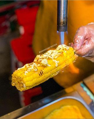 NHÉT TÚI 30K RA BÙI VIỆN ĂN BẮP TÂY CƠ NGON XỈU - ảnh 3 nhet tui 30k ra bui vien an bap tay co ngon xiu - anh 3