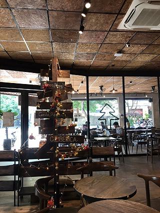 Quán cafe đậm chất cao bồi Mỹ - ảnh 4 quan cafe dam chat cao boi my - anh 4