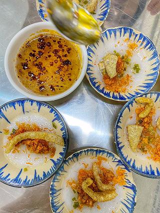 BÁNH BÈO CHUẨN VỊ HUẾ NGAY GIỮA SÀI GÒN - ảnh 5 banh beo chuan vi hue ngay giua sai gon - anh 5