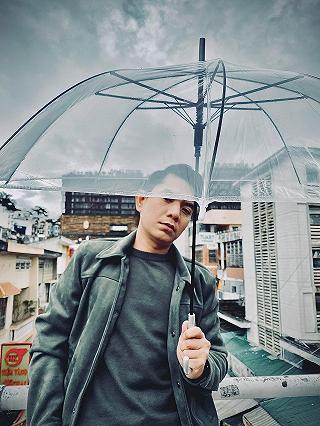 Đà Lạt đón mình bằng một chiều mây xám xịt với những cơn mưa phùn ướt vai. - ảnh 2 da lat don minh bang mot chieu may xam xit voi nhung con mua phun uot vai. - anh 2