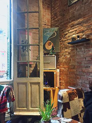 Quán cafe trong căn nhà Pháp cổ - ảnh 4 quan cafe trong can nha phap co - anh 4