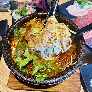 BÚN BÒ THỐ ĐÁ KHÁC VỚI BÚN BÒ TRUYỀN THÔNG NHƯ THẾ NÀO? - ảnh 2 bun bo tho da khac voi bun bo truyen thong nhu the nao? - anh 2