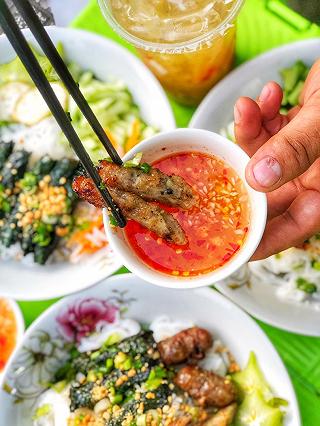 Tô bún dành cho mấy đứa thích ăn bò lá lốt, nem nướng nhưng lười cuốn cuốn chấm chấm nè =))))))) - ảnh 5 to bun danh cho may dua thich an bo la lot, nem nuong nhung luoi cuon cuon cham cham ne =))))))) - anh 5
