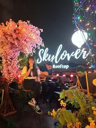 Quán Q10 siêu chill, Live Acoustic cực đỉnh - ảnh 1 quan q10 sieu chill, live acoustic cuc dinh - anh 1