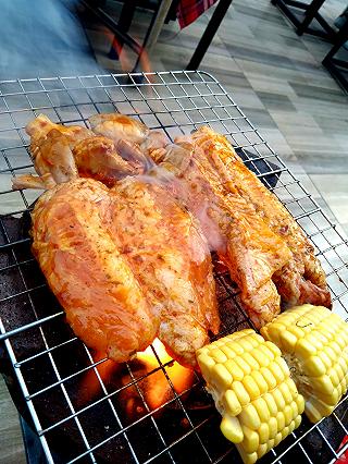 Lẩu với thịt nướng xiên que rẻ - ảnh 2 lau voi thit nuong xien que re - anh 2