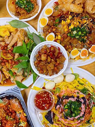 Ngon nghiện khó cai HÀNG ĂN VẶT ĐỦ MÓN có tóp mỡ trứng lòng đào tan chảy đỉnh cao - ảnh 1 ngon nghien kho cai hang an vat du mon co top mo trung long dao tan chay dinh cao - anh 1
