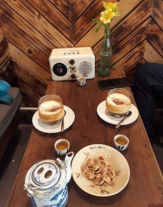 Tiệm Cafe Saigon Retro
- ảnh 2 tiem cafe saigon retro
- anh 2