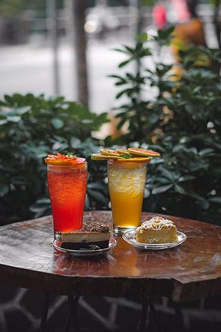𝐘𝐎𝐔𝐍𝐆 𝐂𝐎𝐅𝐅𝐄𝐄 & 𝐓𝐄𝐀 - ảnh 2 𝐘𝐎𝐔𝐍𝐆 𝐂𝐎𝐅𝐅𝐄𝐄 & 𝐓𝐄𝐀 - anh 2