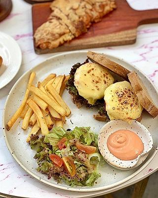 Quán brunch sang trọng - ảnh 2 quan brunch sang trong - anh 2