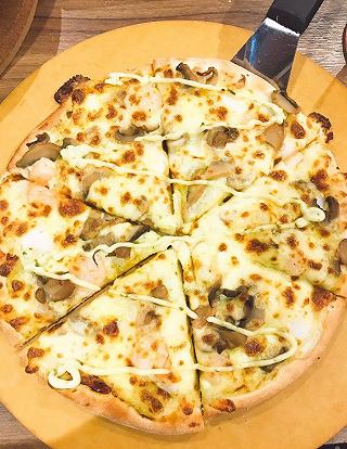 Pizza Hut mua 1 tặng 1 nè - ảnh 1 pizza hut mua 1 tang 1 ne - anh 1