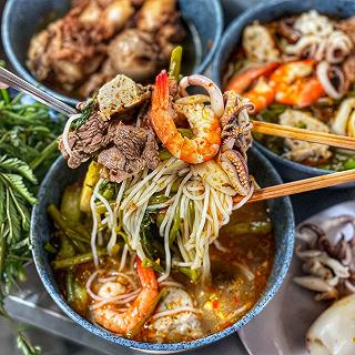 Đậm đà kích thích vị giác TÔ BÚN THÁI CHỢ CAO ĐẠT topping hải sản tươi ngon nghiện không lối thoát - ảnh 1 dam da kich thich vi giac to bun thai cho cao dat topping hai san tuoi ngon nghien khong loi thoat - anh 1