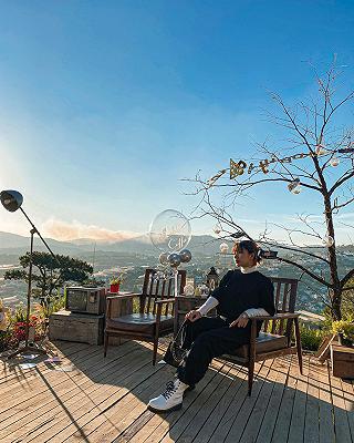 🌄 Nghe chú Đàm Vĩnh Hưng hát và ngắm Hoàng hôn Đà Lạt đẹp đến lạ ở Lululola Coffee+ - ảnh 4 🌄 nghe chu dam vinh hung hat va ngam hoang hon da lat dep den la o lululola coffee+ - anh 4