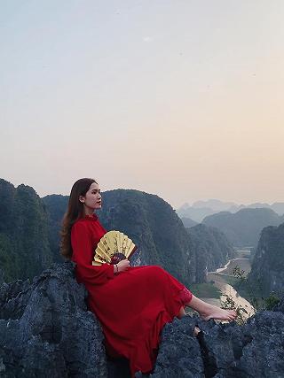 THANH XUÂN KHÔNG NÊN BỎ LỠ… - ảnh 1 thanh xuan khong nen bo lo… - anh 1