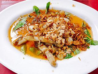 Quán ốc chị Hồng - ảnh 2 quan oc chi hong - anh 2
