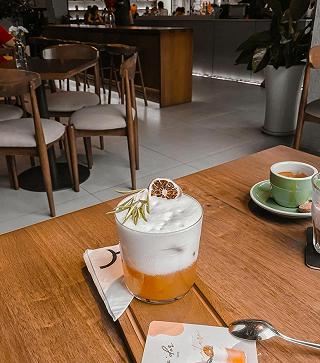 QUÁN CAFE SỐNG ẢO THẢ GA LUÔN TẠI ADOR COFFEE - ảnh 3 quan cafe song ao tha ga luon tai ador coffee - anh 3