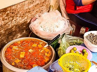 "BÚN RIÊU THẬP CẨM TRONG CON NGÕ NHỎ" - ảnh 3 "bun rieu thap cam trong con ngo nho" - anh 3