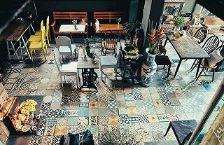 Little Chair Coffee
- ảnh 2 little chair coffee
- anh 2