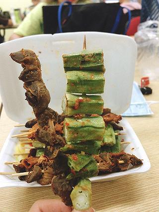 CHILL LIU RIU CÙNG XIÊN QUE LÒNG NƯỚNG - ảnh 3 chill liu riu cung xien que long nuong - anh 3
