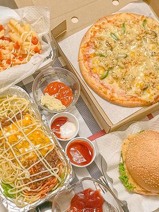 Thèm Burger và Mì Ý nhưng lười đi mua quá:(( - ảnh 1 them burger va mi y nhung luoi di mua qua:(( - anh 1