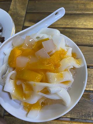 Nếu bạn muốn ăn Panna Cotta thì hãy đến quán Lắk Lắk à nghen - ảnh 1 neu ban muon an panna cotta thi hay den quan lak lak a nghen - anh 1