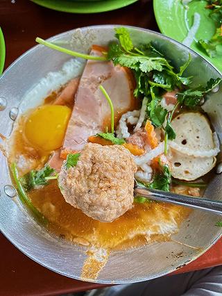 ĂN SÁNG BÁNH MÌ CHẢO SIÊU CHẤT LƯỢNG GIỮA QUẬN 1 - ảnh 3 an sang banh mi chao sieu chat luong giua quan 1 - anh 3