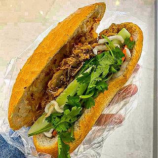 BÁNH MÌ GÀ NỔI TIẾNG KHU QUẬN 7 - ảnh 1 banh mi ga noi tieng khu quan 7 - anh 1